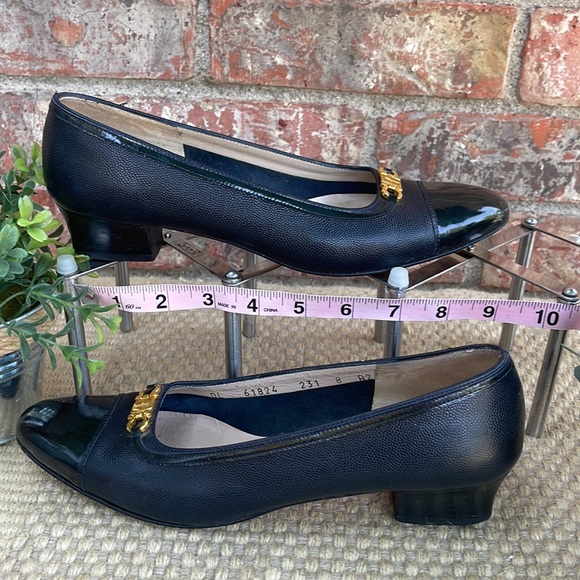 Salvatore Ferragamo black size 8 black and gold accents. - Picture 2 of 9